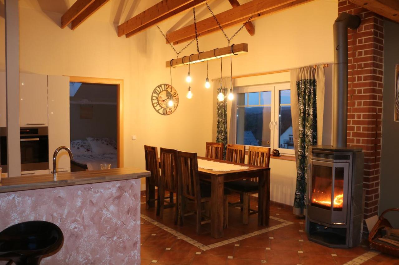 Helle, Offene Dachgeschosswohnung Mit Terrasse Oberloisdorf 外观 照片