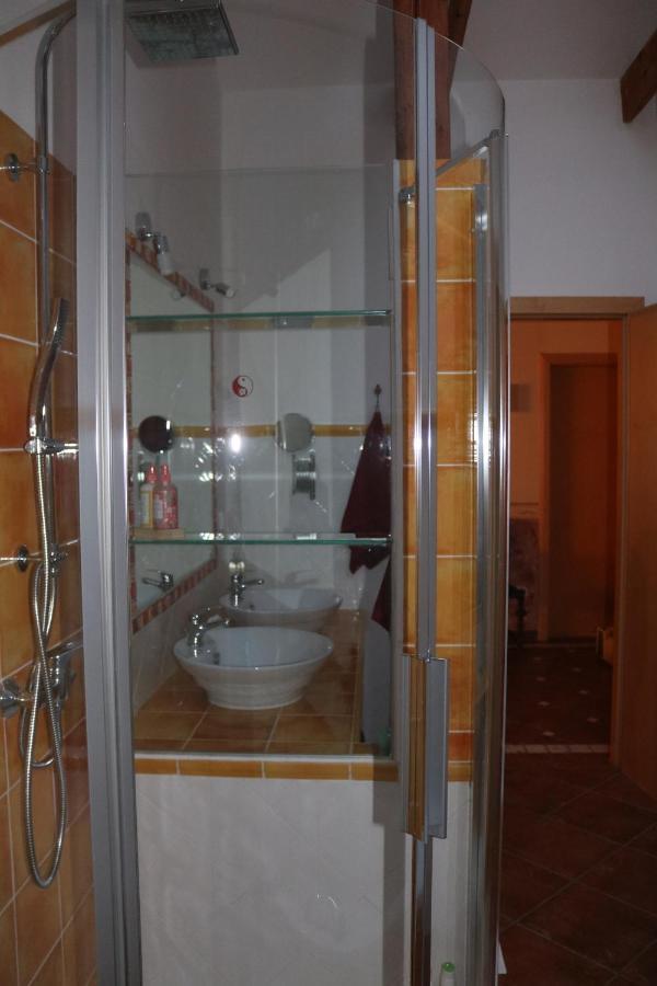 Helle, Offene Dachgeschosswohnung Mit Terrasse Oberloisdorf 外观 照片