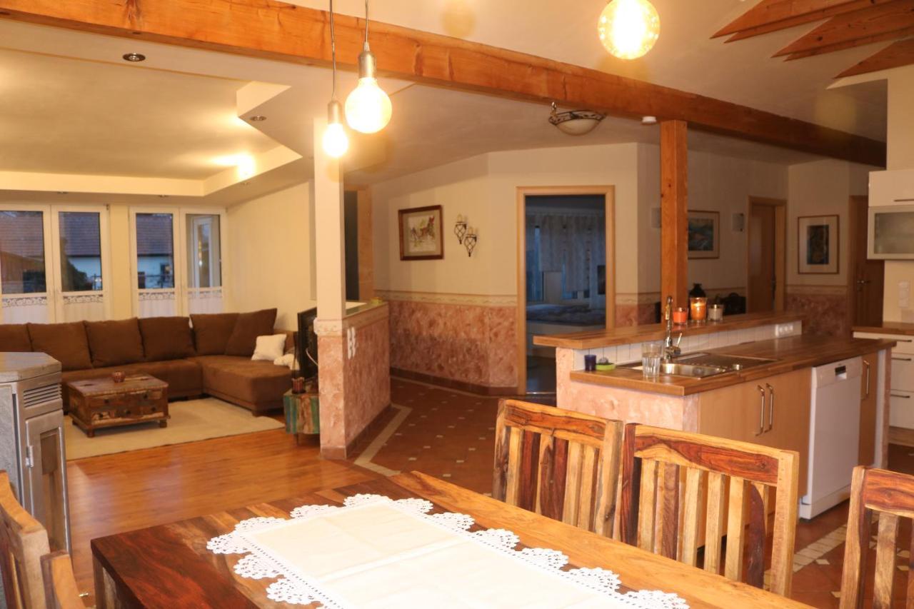Helle, Offene Dachgeschosswohnung Mit Terrasse Oberloisdorf 外观 照片