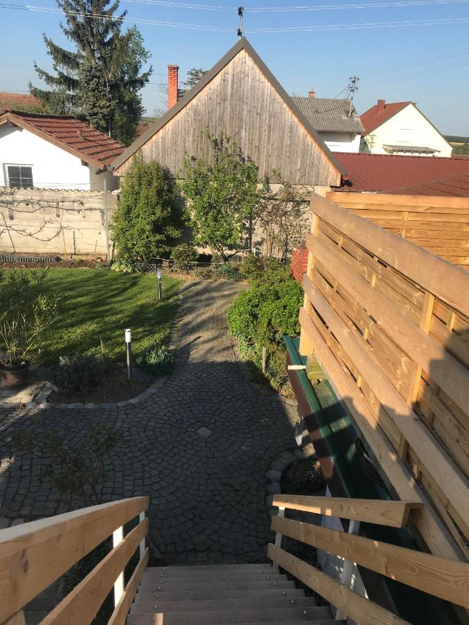 Helle, Offene Dachgeschosswohnung Mit Terrasse Oberloisdorf 外观 照片